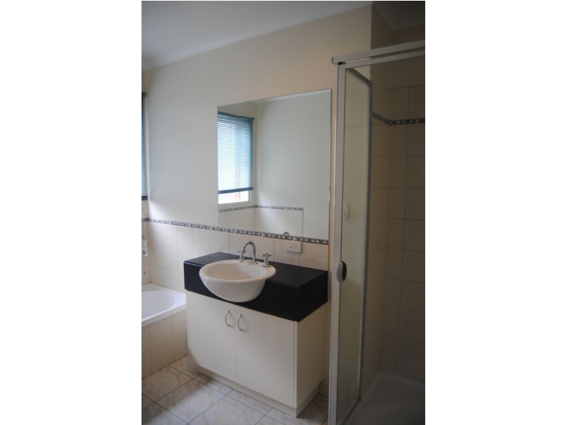 16 Provence Place, Narre Warren South VIC 3805