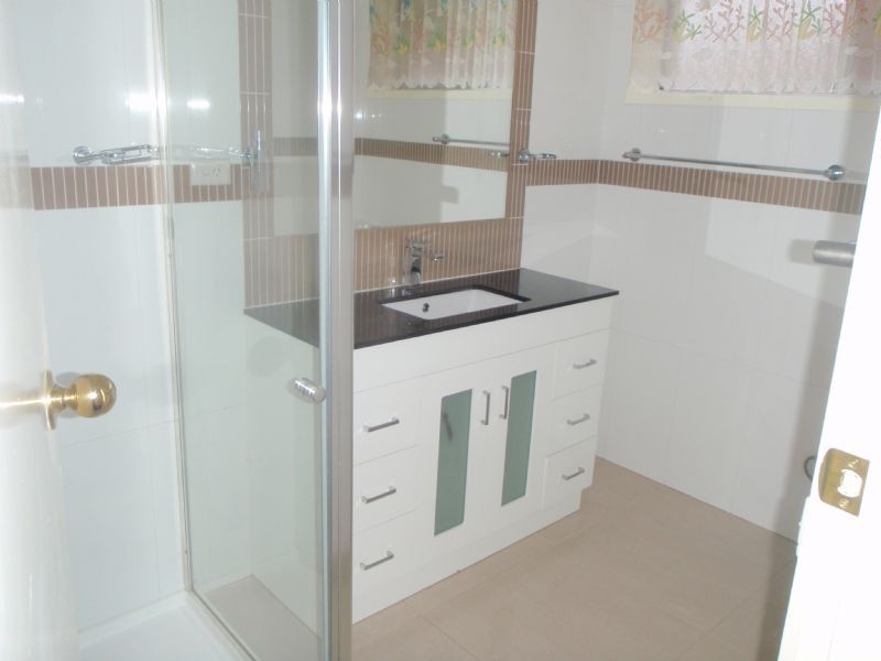 5 Oaktree Drive, Hampton Park VIC 3976