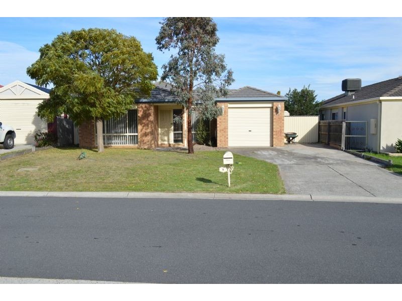 8 Gumtree Grove, Hampton Park VIC 3976