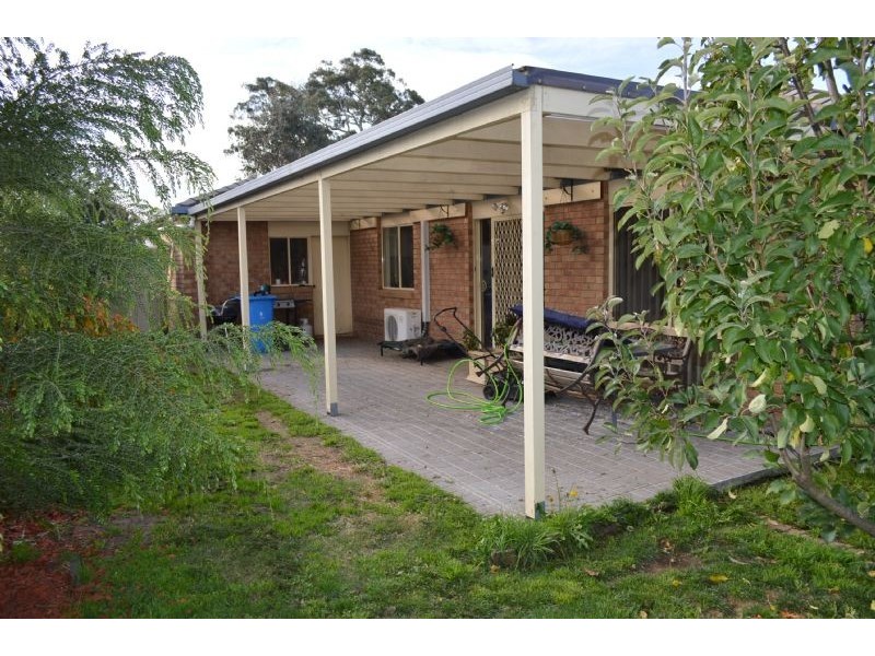 8 Gumtree Grove, Hampton Park VIC 3976