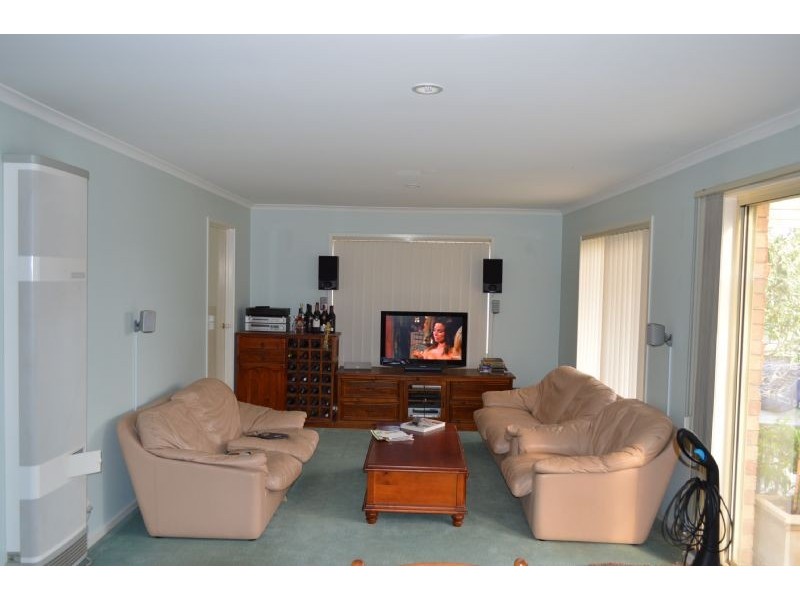 8 Gumtree Grove, Hampton Park VIC 3976