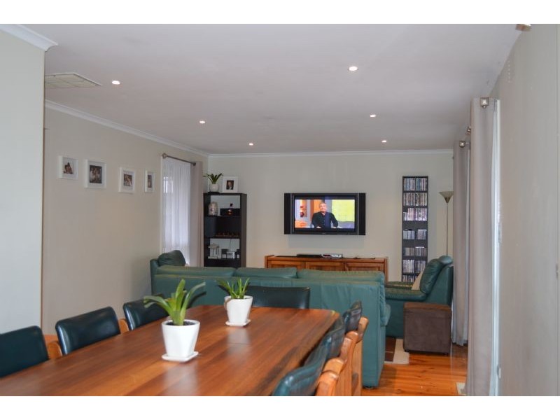 6 Pound Road, Hampton Park VIC 3976