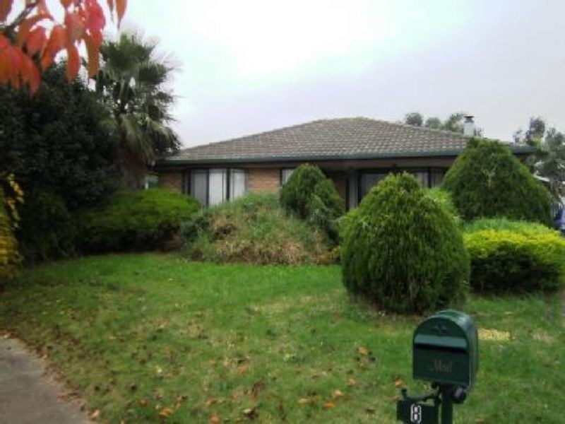 8 Adley Place, Hampton Park VIC 3976