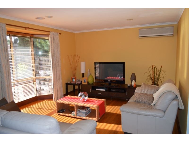 11/2 Jason Place, Hampton Park VIC 3976