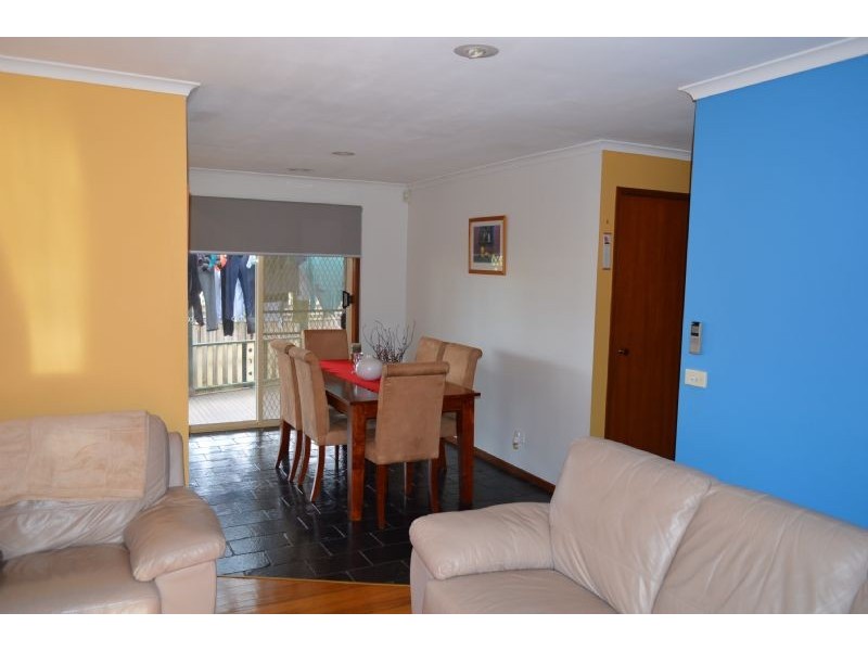 11/2 Jason Place, Hampton Park VIC 3976