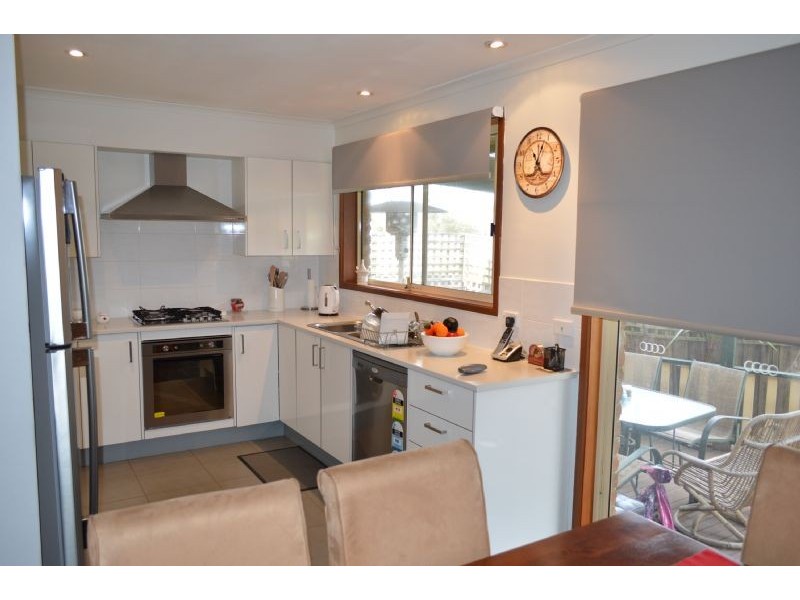 11/2 Jason Place, Hampton Park VIC 3976