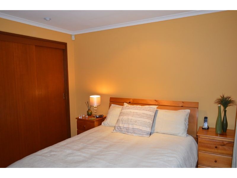 11/2 Jason Place, Hampton Park VIC 3976