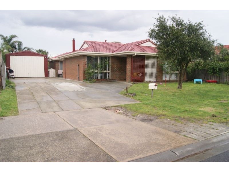 5 Rebecca Court, Cranbourne North VIC 3977