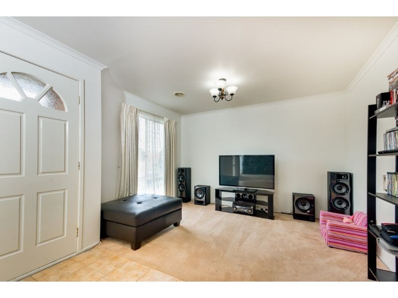 10 Eldershaw Drive, Lynbrook VIC 3975