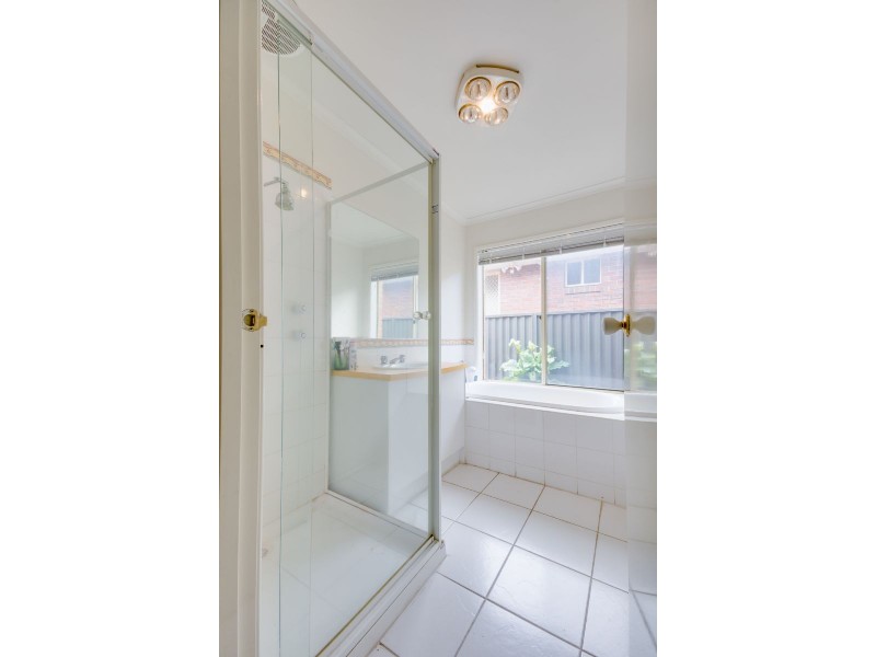 10 Eldershaw Drive, Lynbrook VIC 3975