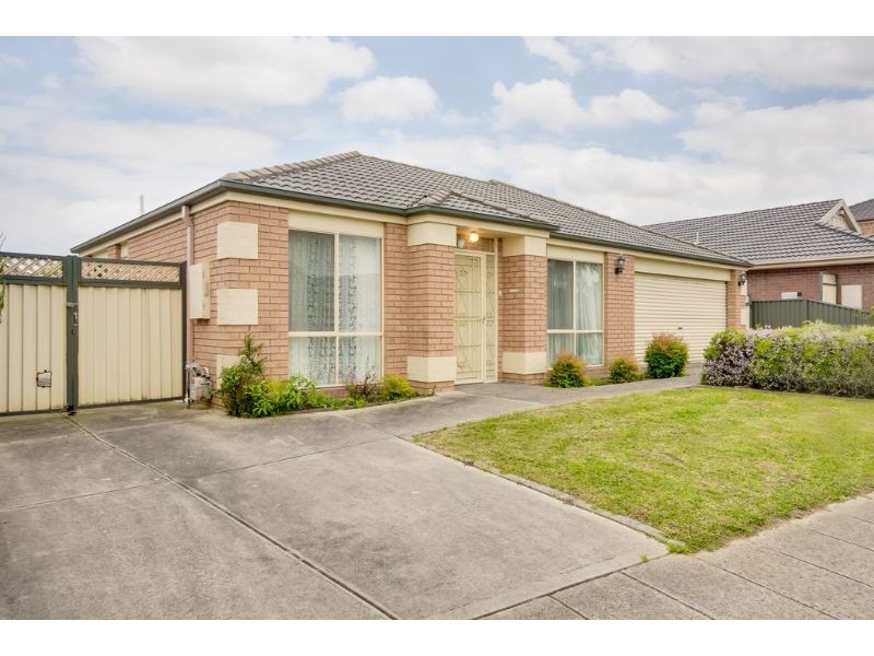 10 Eldershaw Drive, Lynbrook VIC 3975