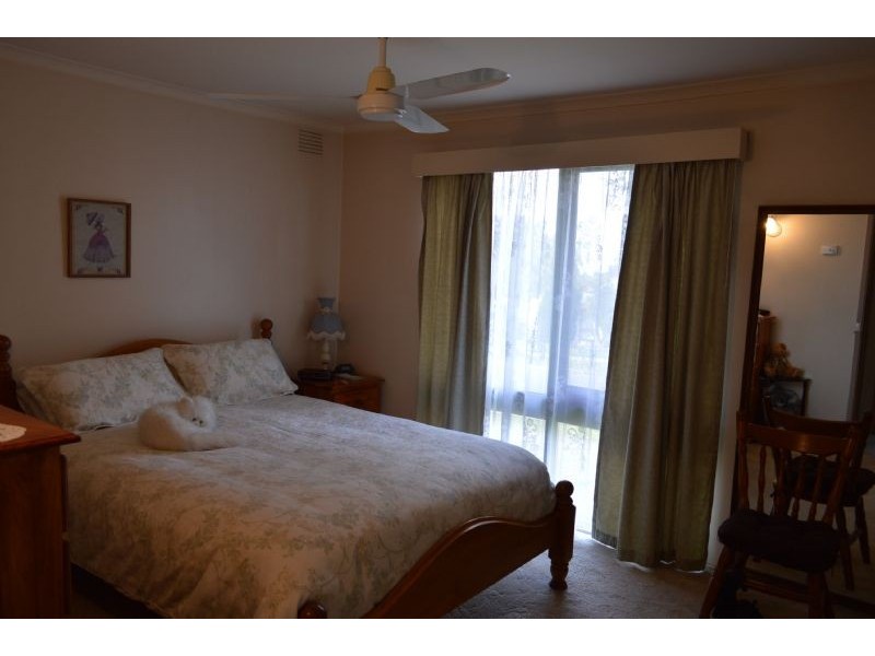 16 Bickford Place, Hallam VIC 3803