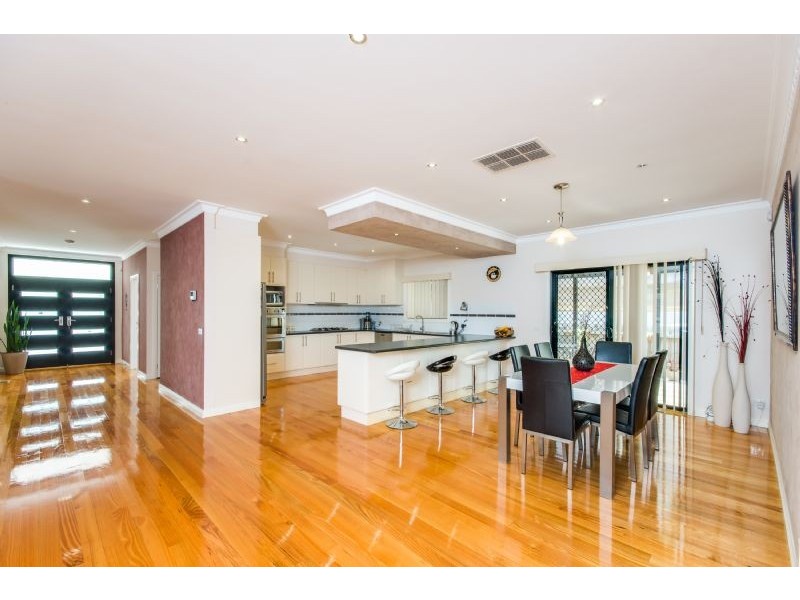 17 Devaney Avenue, Lynbrook VIC 3975