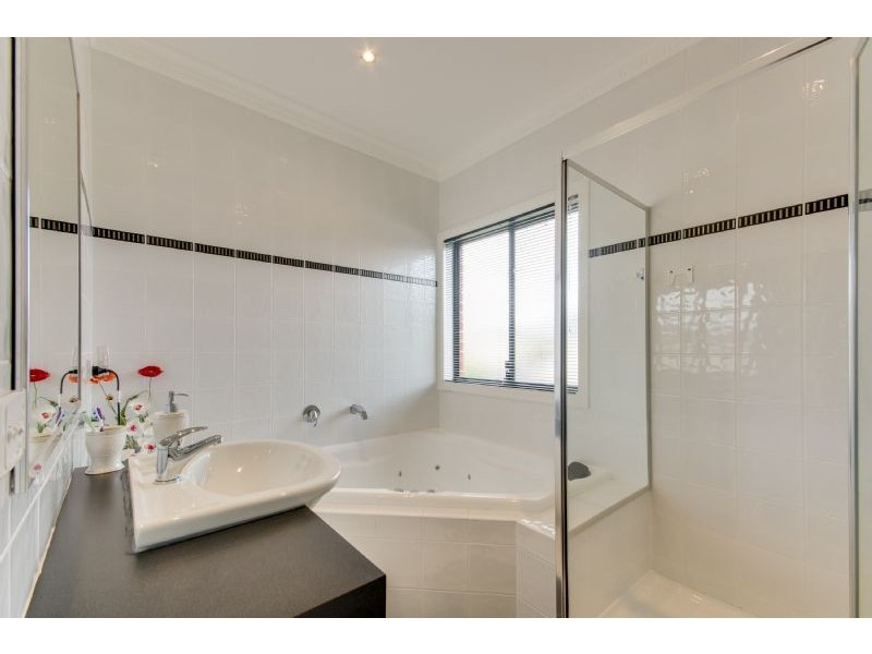 17 Devaney Avenue, Lynbrook VIC 3975