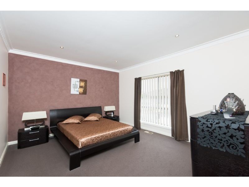 17 Devaney Avenue, Lynbrook VIC 3975