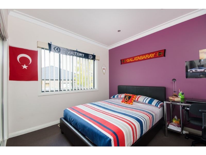 17 Devaney Avenue, Lynbrook VIC 3975