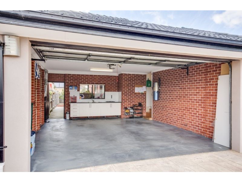 17 Devaney Avenue, Lynbrook VIC 3975