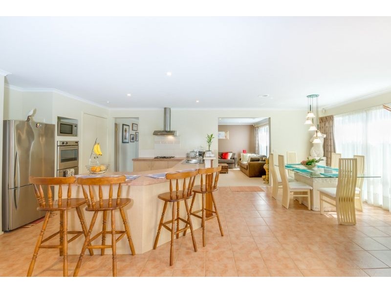 10 Jude Place, Narre Warren South VIC 3805