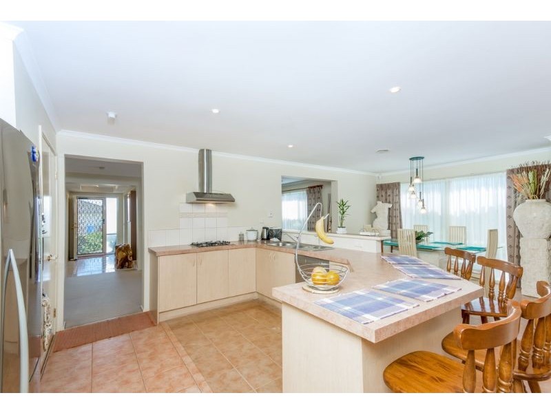 10 Jude Place, Narre Warren South VIC 3805