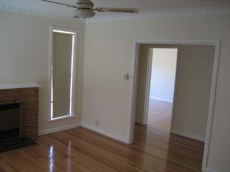 16 Gungarlan Drive, Keilor East VIC 3033