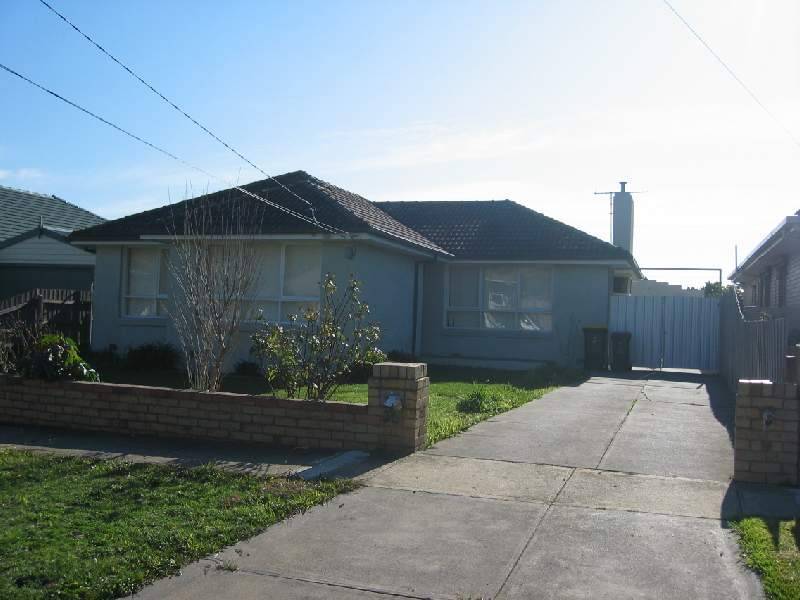 36 Riverside Avenue, Avondale Heights VIC 3034