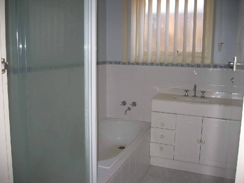 36 Riverside Avenue, Avondale Heights VIC 3034