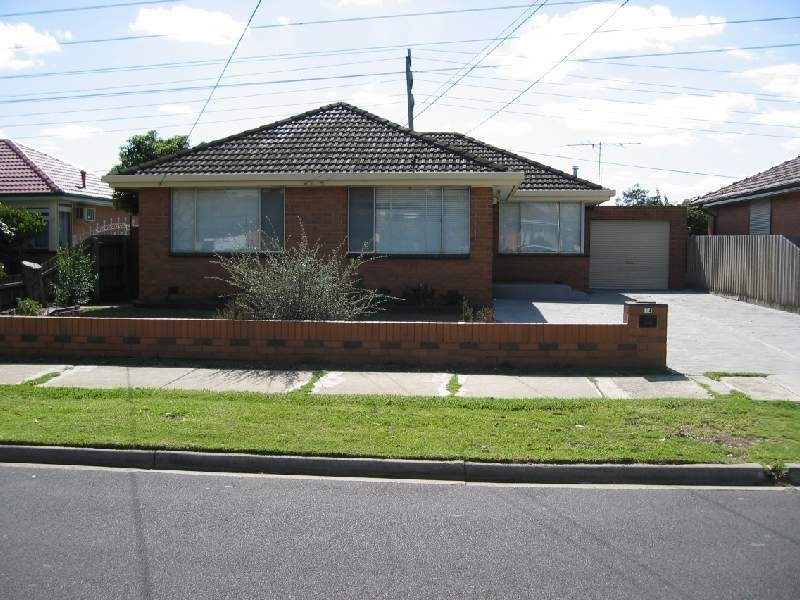 14 Sterling Drive, Keilor East VIC 3033