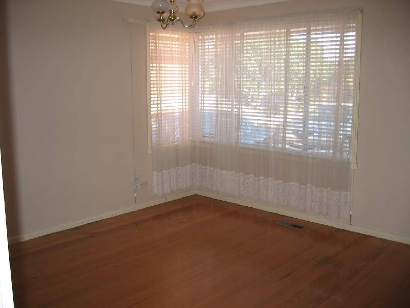 14 Sterling Drive, Keilor East VIC 3033