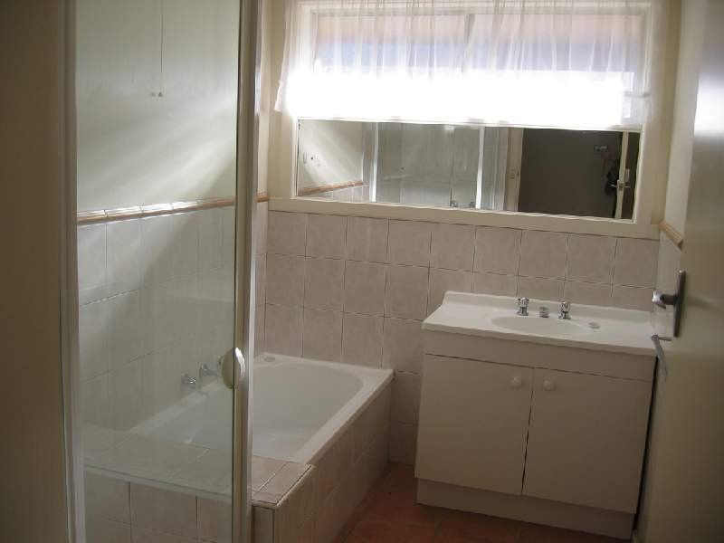 14 Sterling Drive, Keilor East VIC 3033