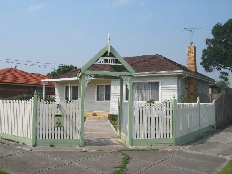 2 Skewes Street, Avondale Heights VIC 3034