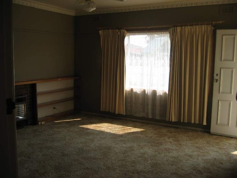 2 Skewes Street, Avondale Heights VIC 3034