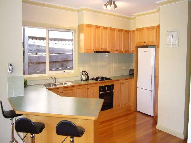 5B Weyburn Place, Avondale Heights VIC 3034