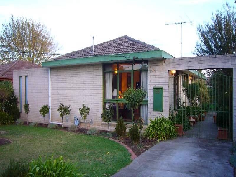 35 Lincoln Drive, Keilor East VIC 3033