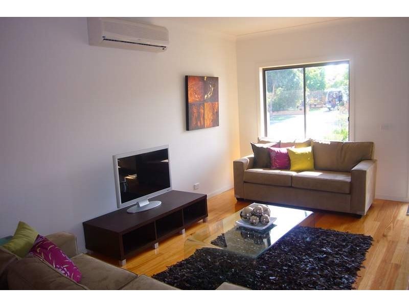 1/10 Arvern Avenue, Avondale Heights VIC 3034