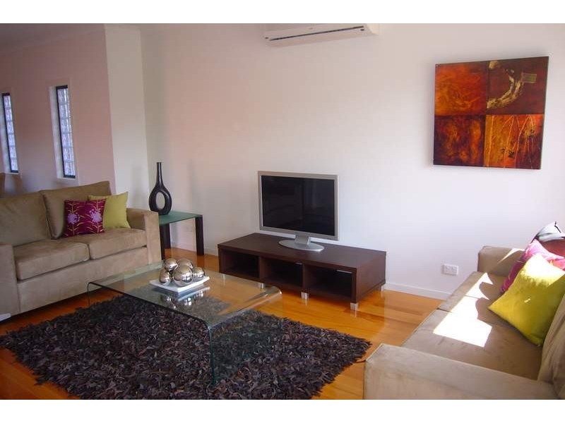 1/10 Arvern Avenue, Avondale Heights VIC 3034