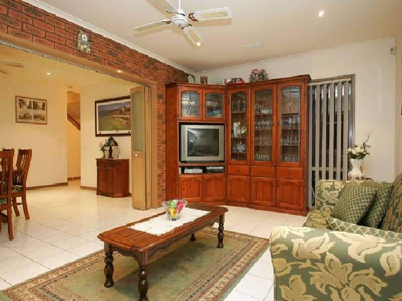 20 Charmaine Avenue, Avondale Heights VIC 3034