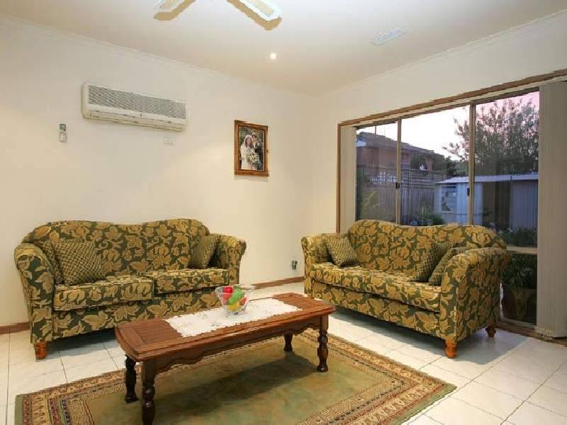 20 Charmaine Avenue, Avondale Heights VIC 3034