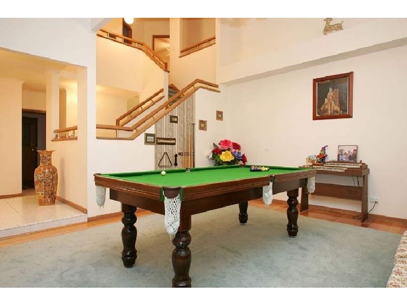 20 Charmaine Avenue, Avondale Heights VIC 3034