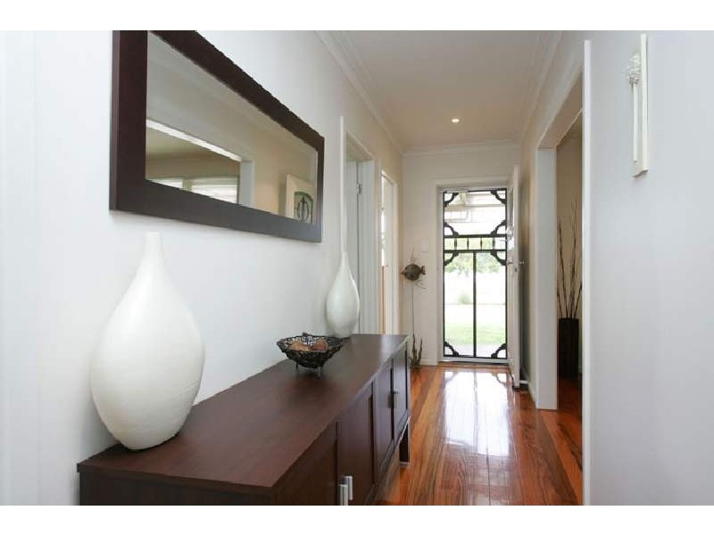 20 Macey Avenue, Avondale Heights VIC 3034