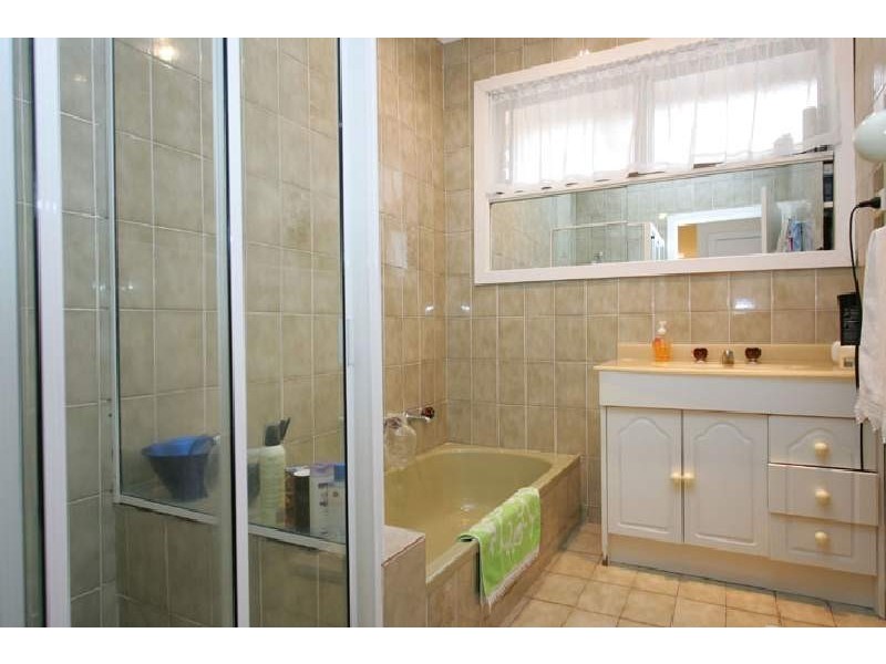 3 Eastleigh Avenue, Keilor East VIC 3033