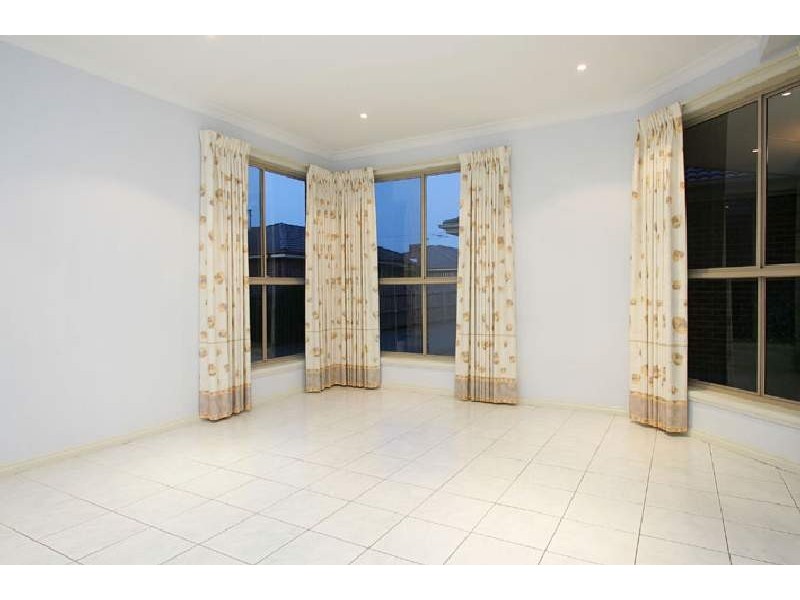 3/119 McNamara Avenue, Airport West VIC 3042