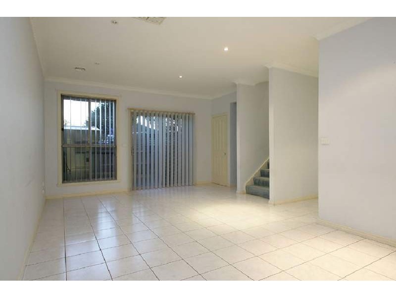 3/119 McNamara Avenue, Airport West VIC 3042