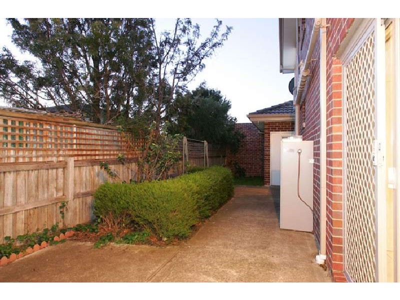 3/119 McNamara Avenue, Airport West VIC 3042