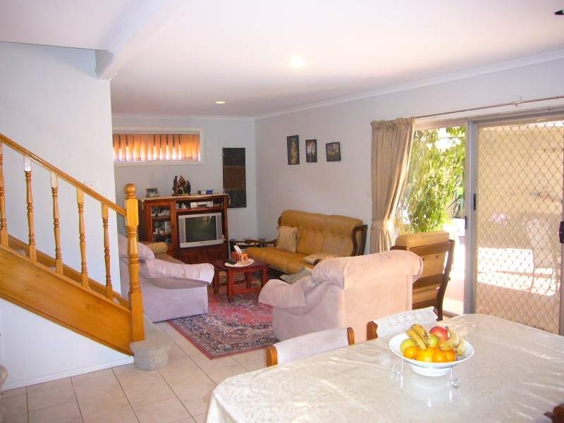 24 Mountainview Avenue, Avondale Heights VIC 3034