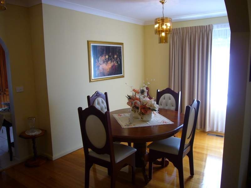 24 Mountainview Avenue, Avondale Heights VIC 3034