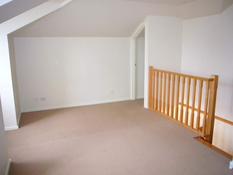 2/62 Quinn Grove, Keilor East VIC 3033