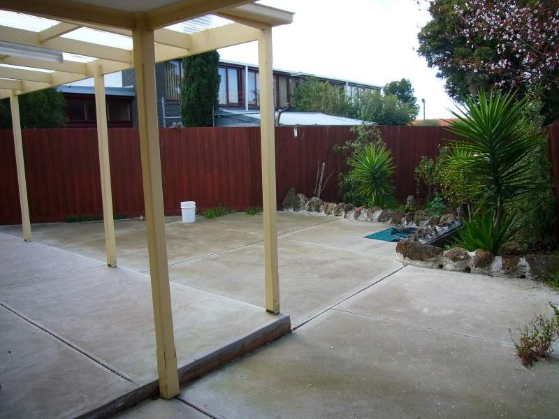 2/62 Quinn Grove, Keilor East VIC 3033