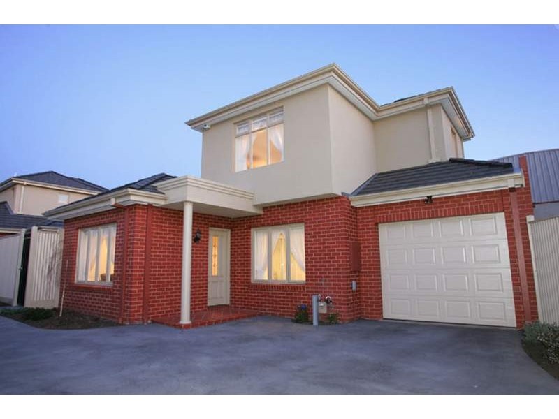 2/1 Elstone Court, Niddrie VIC 3042