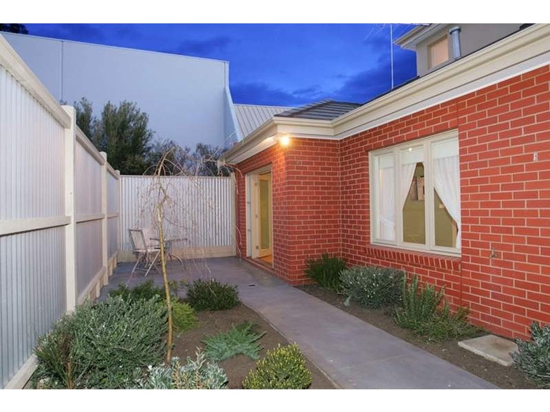 2/1 Elstone Court, Niddrie VIC 3042