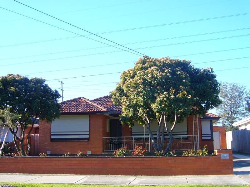 12 Sterling Drive, Keilor East VIC 3033